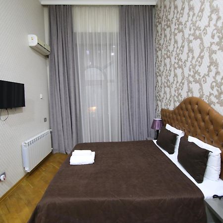 Pilot City Hotel Bakoe Buitenkant foto
