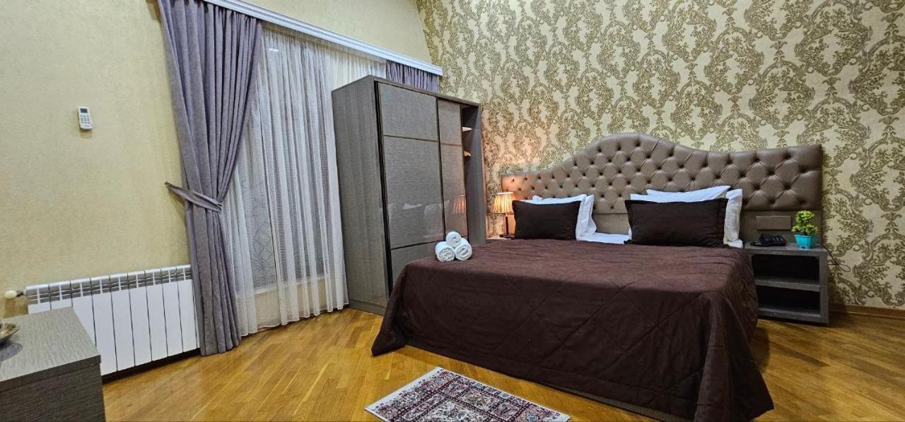 Pilot City Hotel Bakoe Buitenkant foto
