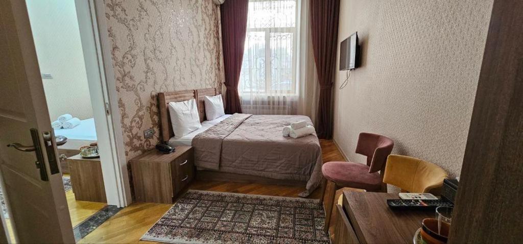 Pilot City Hotel Bakoe Buitenkant foto